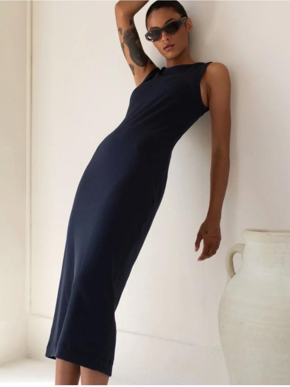 Classic Navy Sleeveless Midi Dress - Sleek Everyday Elegance